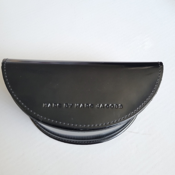 Marc by Marc Jacobs Large Sunglasses Case - Picture 1 of 10